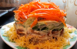 Салат с опятами, огурцом и корейской морковкой