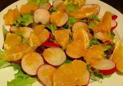 Салат из редиски и апельсинов