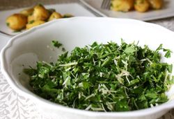 Салат из петрушки и пармезана